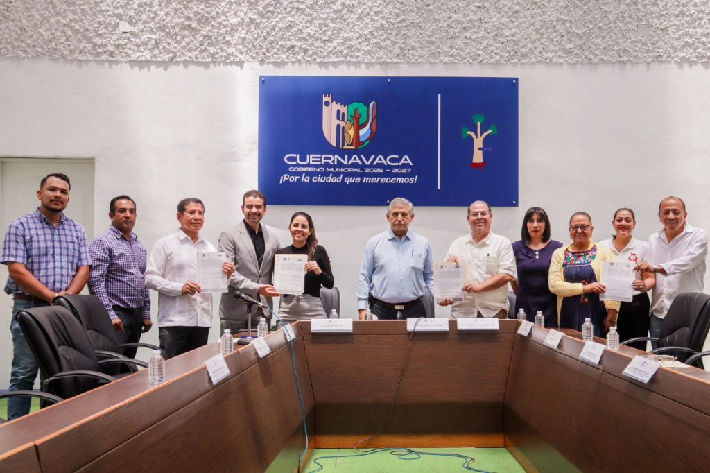 El Ayuntamiento de Cuernavaca firmó un convenio con CETEC para ofrecer descuentos educativos a trabajadores municipales y sus familias