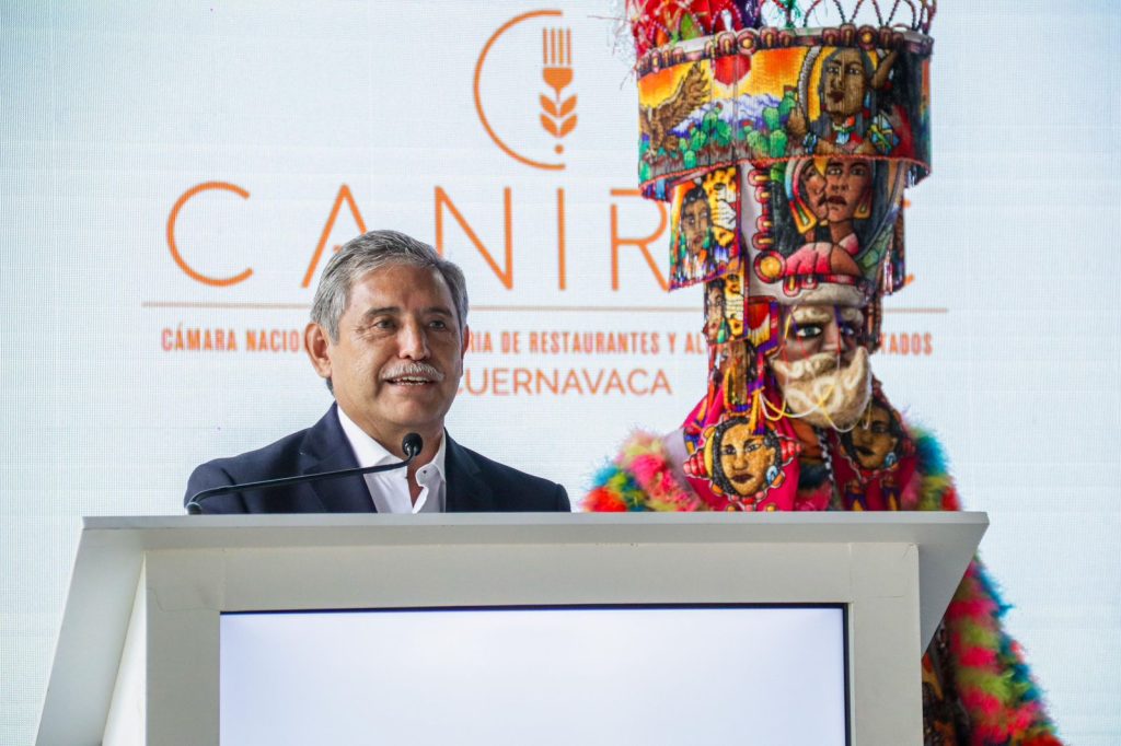 El alcalde José Luis Urióstegui reafirmó su apoyo a la industria restaurantera con Canirac Morelos, encabezado por Karla García Olguín.