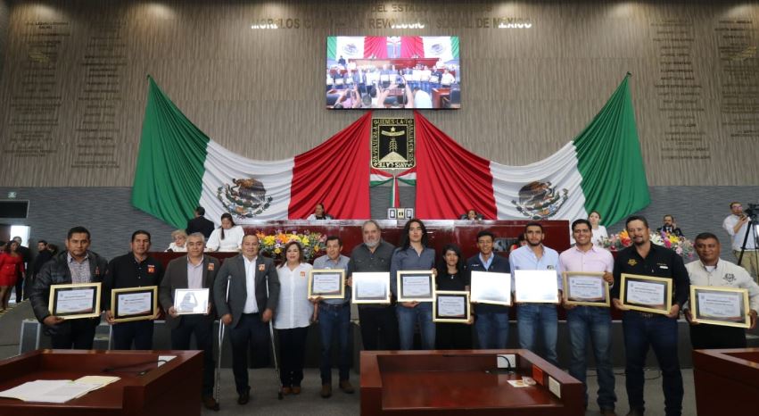 Reconocimientos a médicos veterinarios zootecnistas