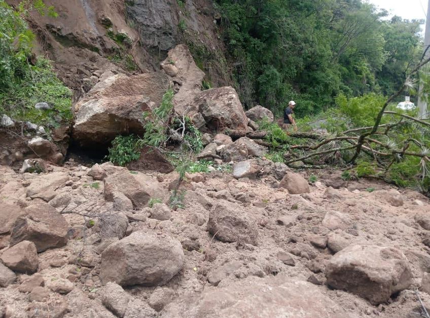 Derrumbe en Ixtapan de la sal