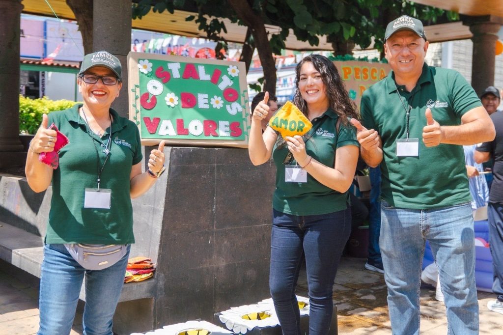 SEDIF Feria de la Familia en Zapata