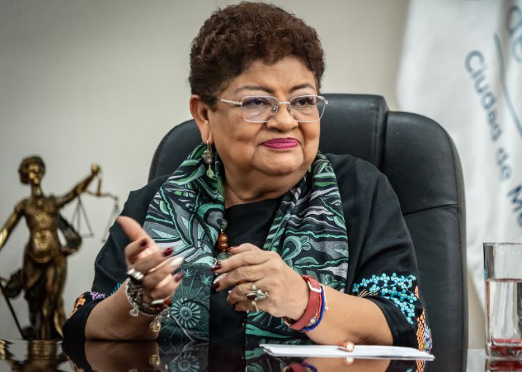 Ernestina Godoy llega a la FGR