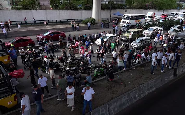 Bloqueos de transportistas y campesinos