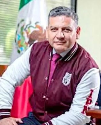 Piden suspender a funcionario del IPN