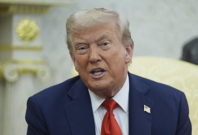 Trump emite ultimátum a Maduro