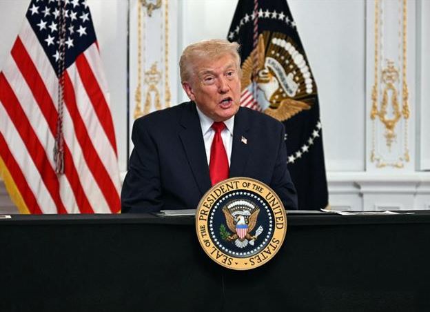 Trump redirige estrategia