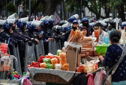 CDMX alista retiro de comercio informal
