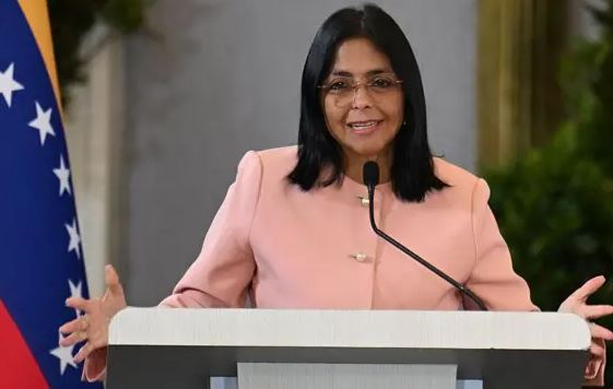 Delcy Rodríguez asume como presidenta