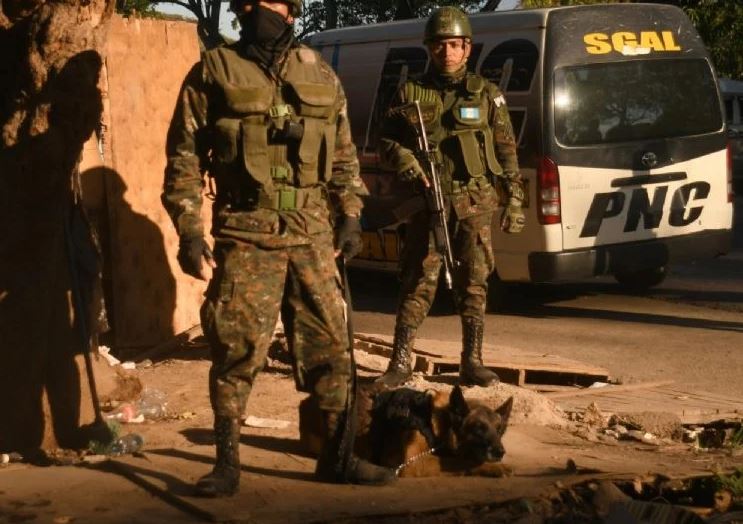 Guatemala suspende clases