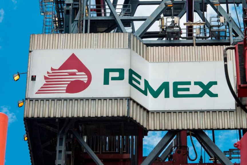 Petróleos Mexicanos busca volver a la BMV con una emisión de bonos por más de 31 mil millones de pesos para refinanciar deuda con vencimiento en 2026.